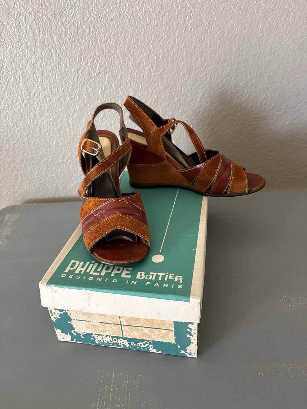 Vintage Philippe Bottier Paris Camel Suede Leather Wedge Sandals Sz 7 Italy